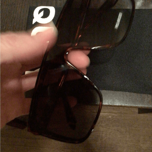 NEW ! Quay NIghtfall tortoise polarized Oversized Sunglasses main image 6